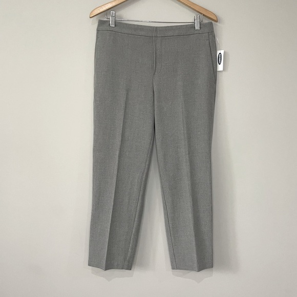 Old Navy Pants - Old Navy pull on ankle pants
